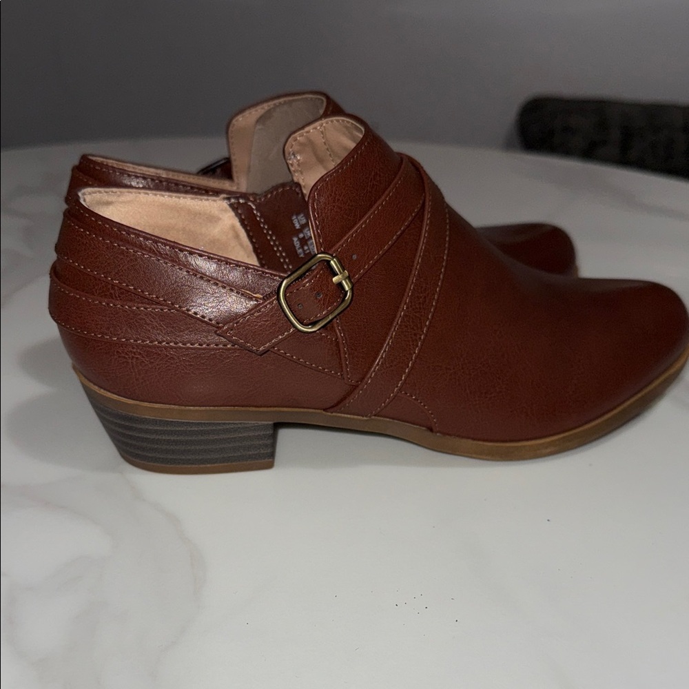 Life Stride Chestnut Ankle Booties